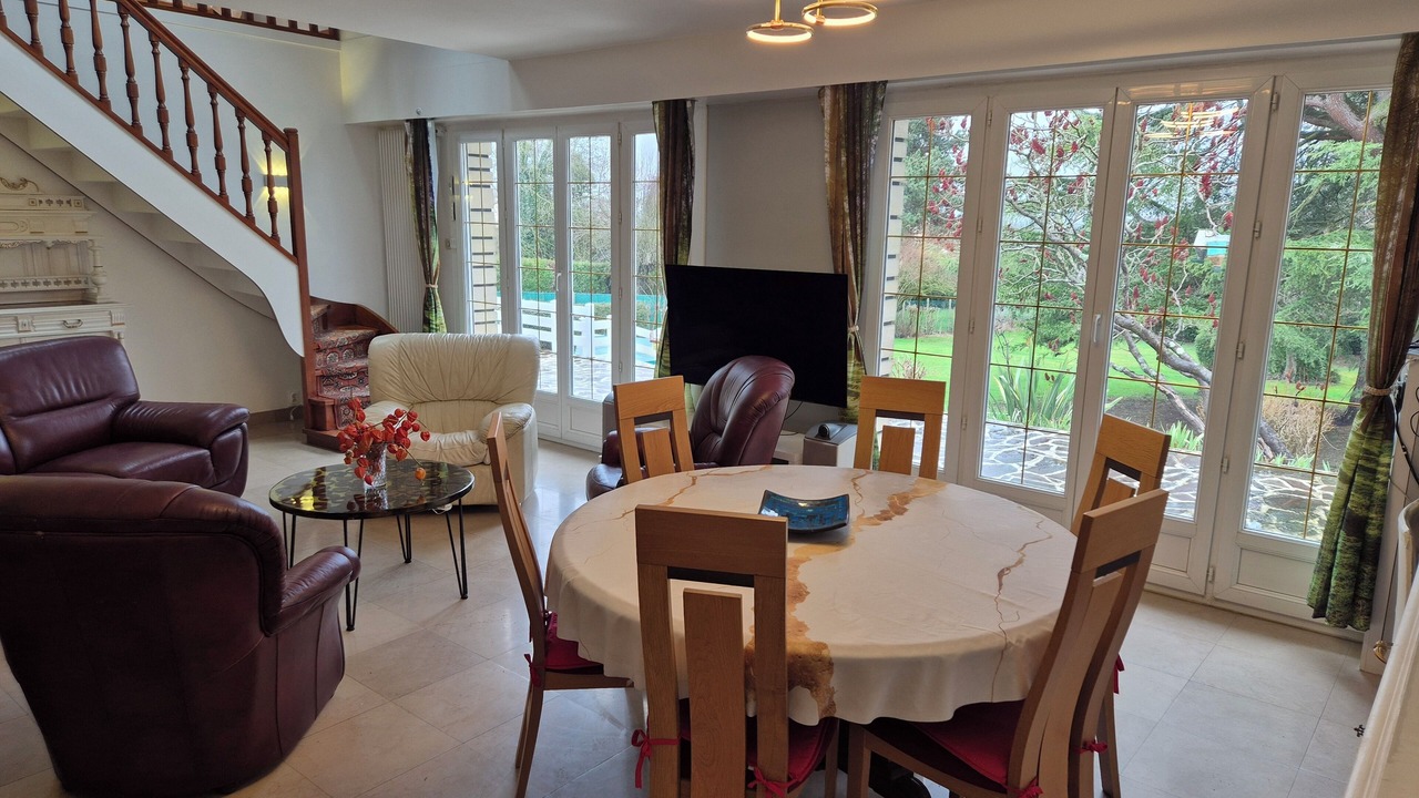 Photo of Others in Saint-Thibault-des-Vignes