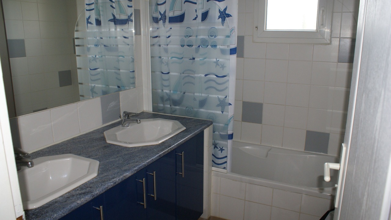 Photo of Bathroom in Cournonterral