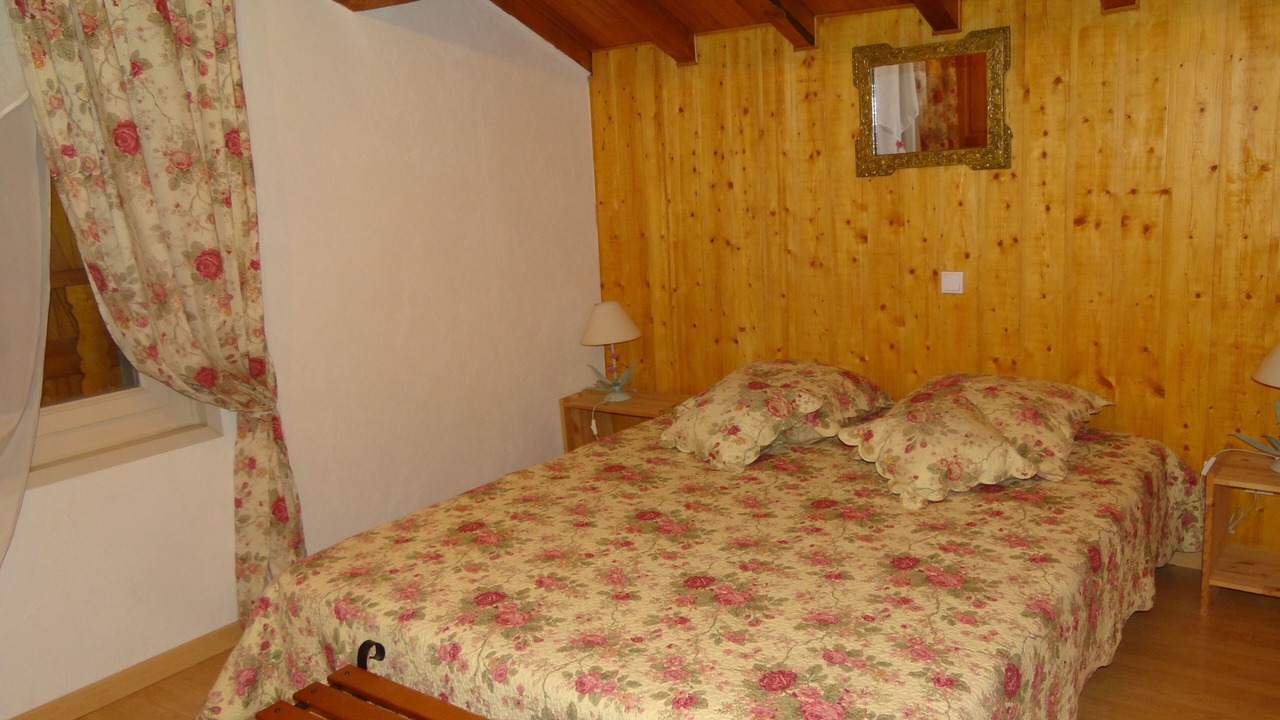 Photo of Bedroom in Ascou