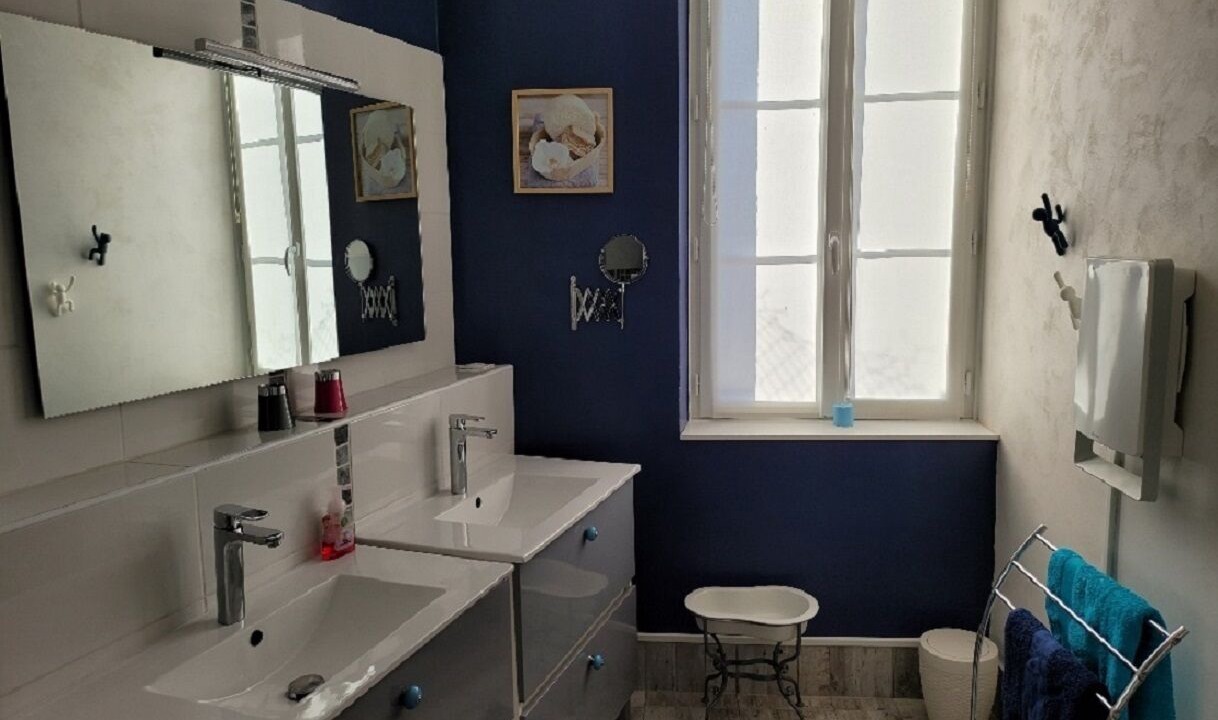 Photo of Bathroom in Sainte-Maure-de-Touraine