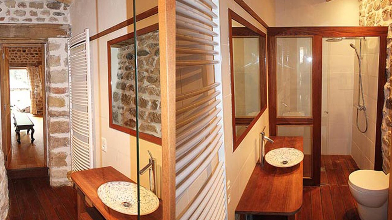 Photo of Bathroom in Saint-Michel-de-Boulogne
