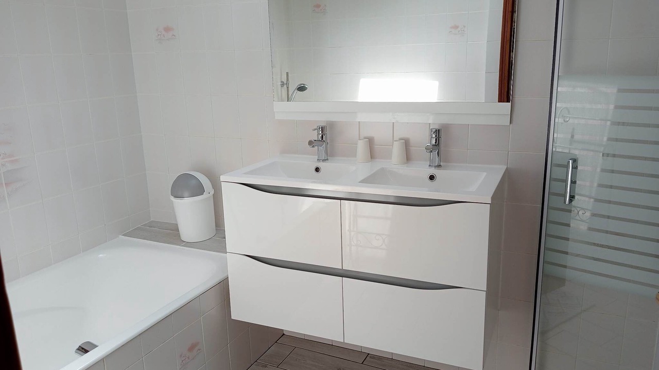 Photo of Bathroom in Megrit