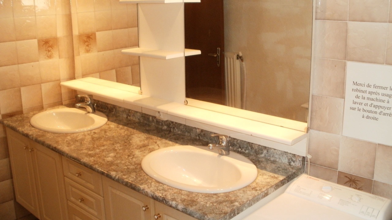 Photo of Bathroom in Monflanquin