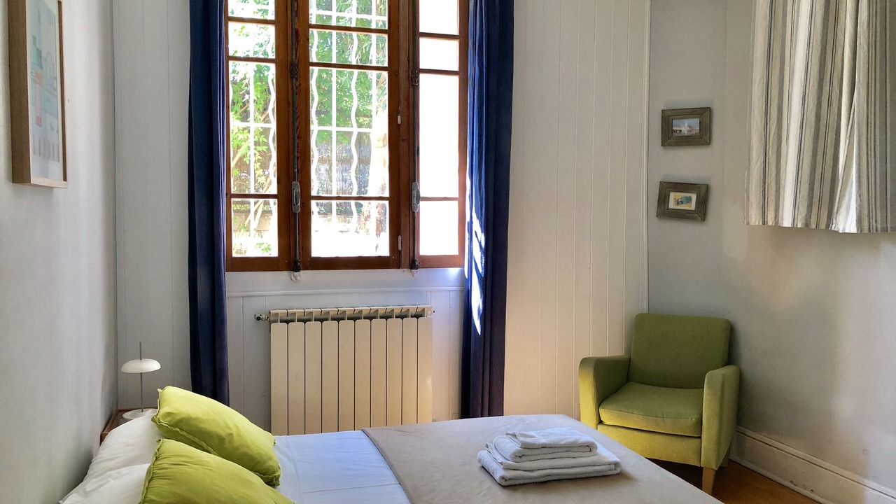 Photo of Bedroom in Les Arceaux