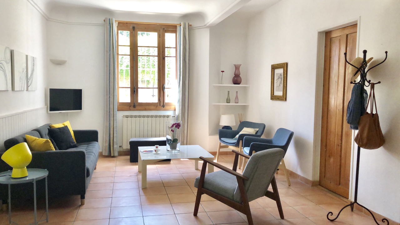 Photo of Livingroom in Les Arceaux