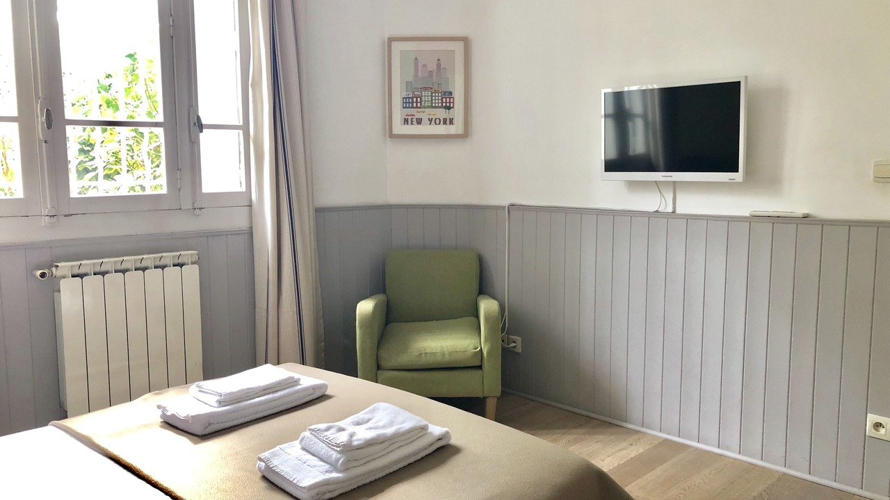 Photo of Bedroom in Les Arceaux