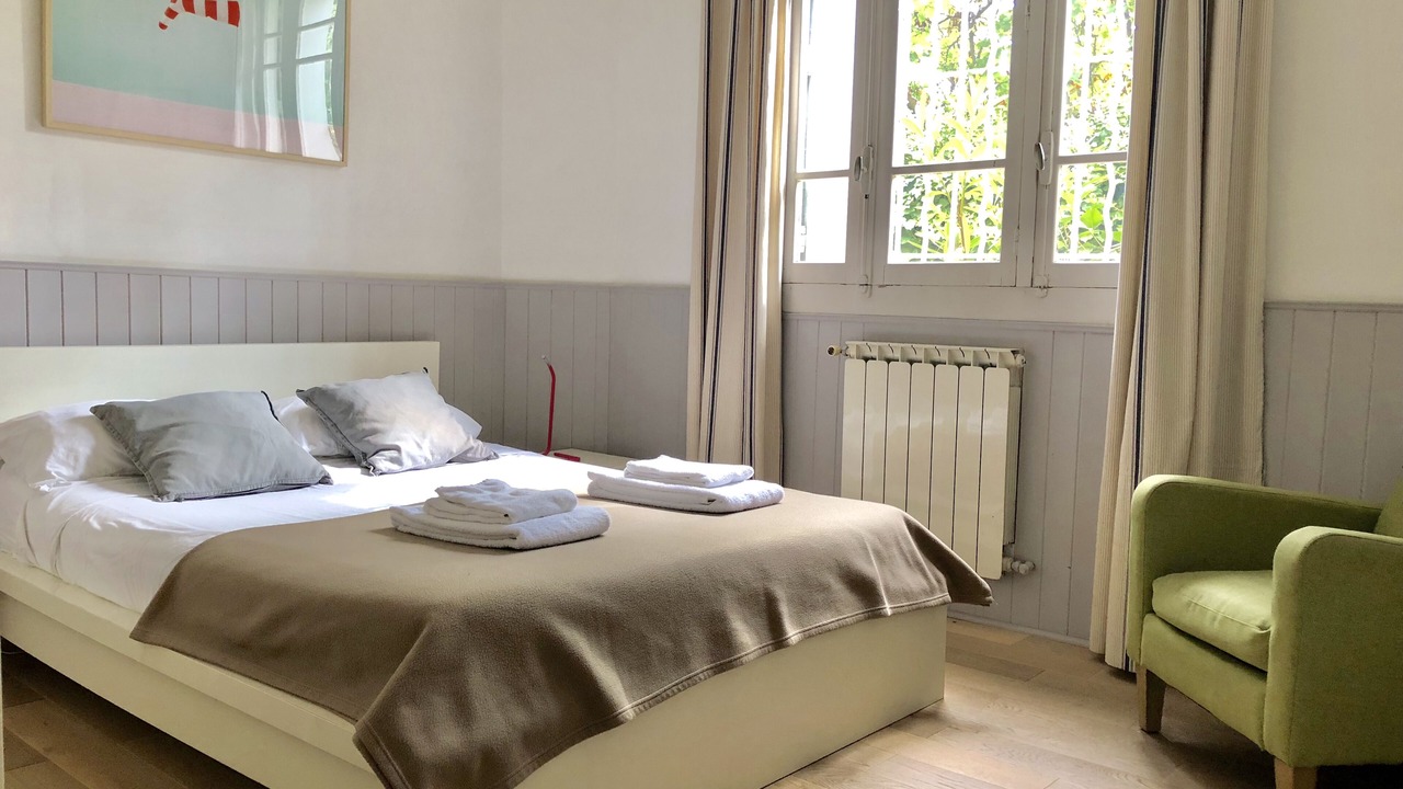 Photo of Bedroom in Les Arceaux