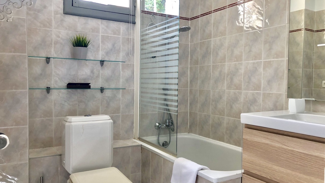 Photo of Bathroom in Les Arceaux
