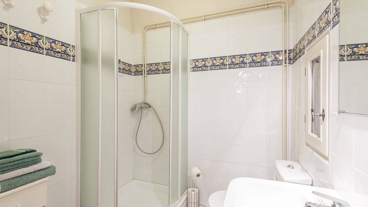 Photo of Bathroom in Aigues-Mortes