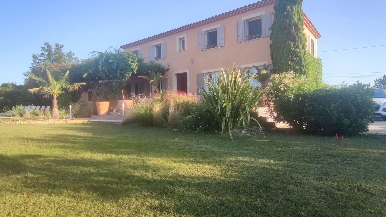 Photo of Outdoor in Rochefort-du-Gard