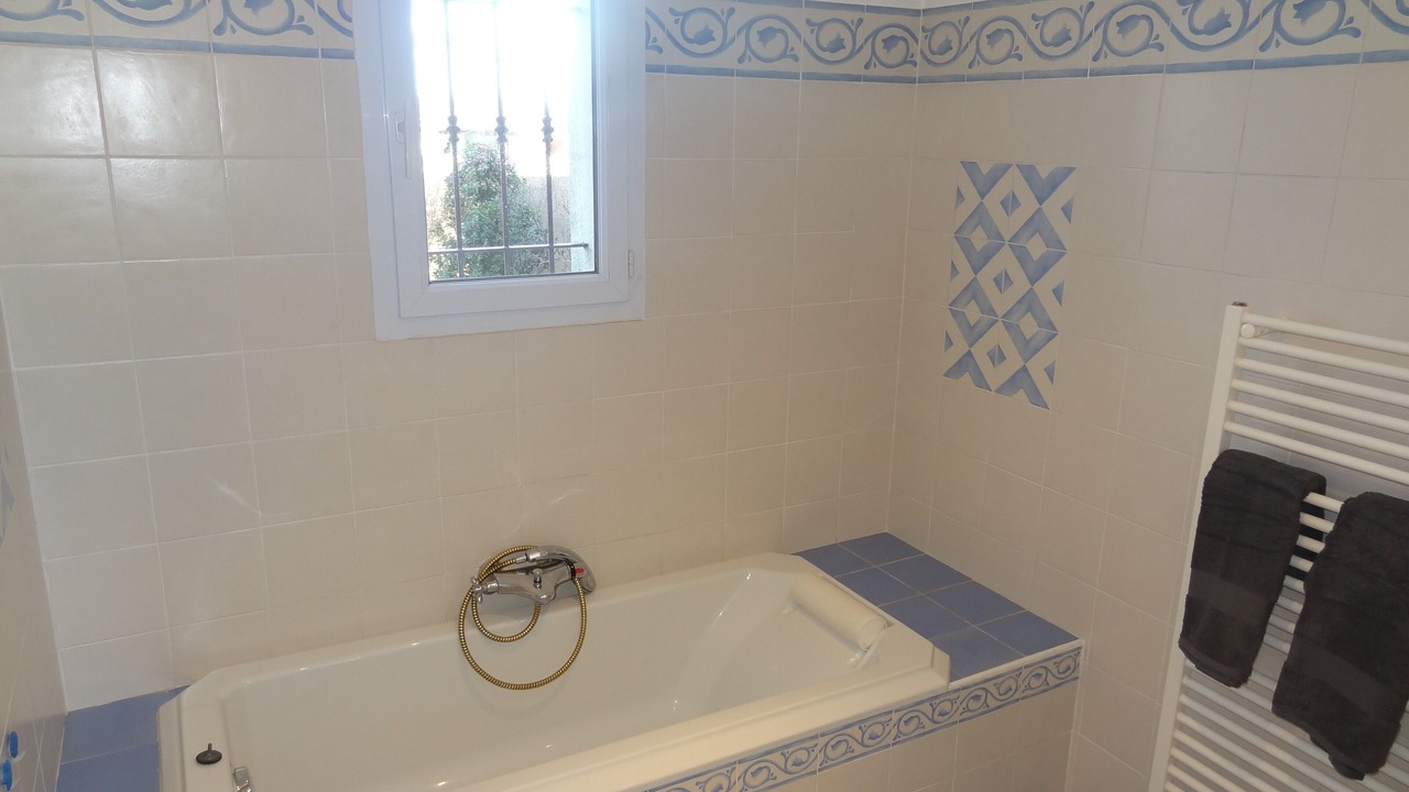 Photo of Bathroom in Rochefort-du-Gard