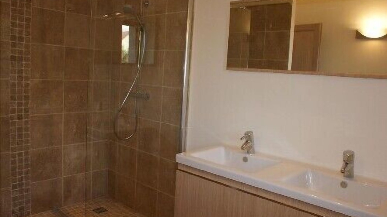 Photo of Bathroom in Tailly