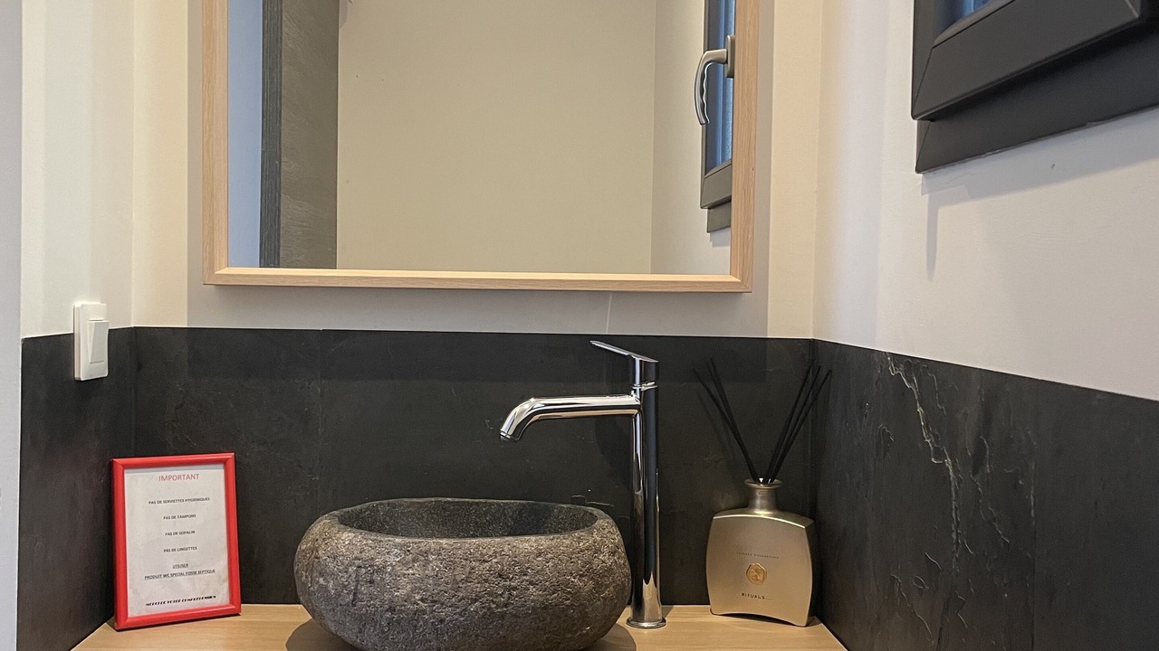 Photo of Bathroom in Labastide-de-Virac