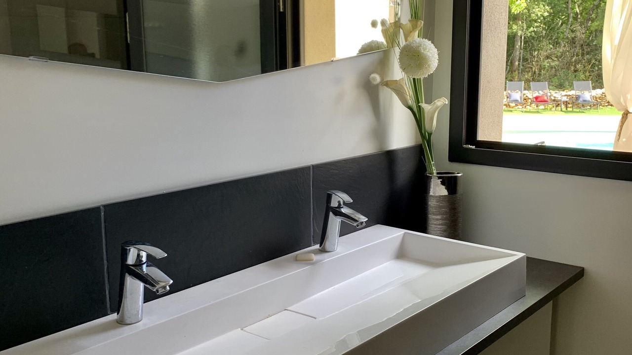 Photo of Bathroom in Labastide-de-Virac