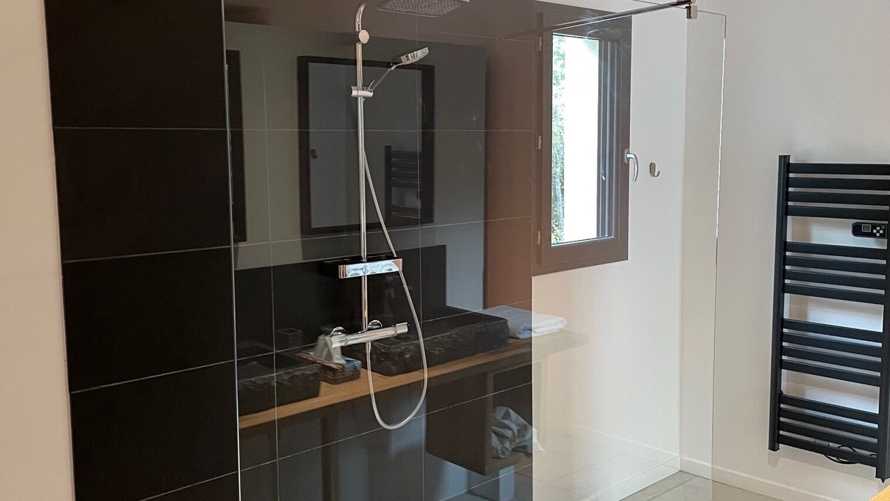 Photo of Bathroom in Labastide-de-Virac
