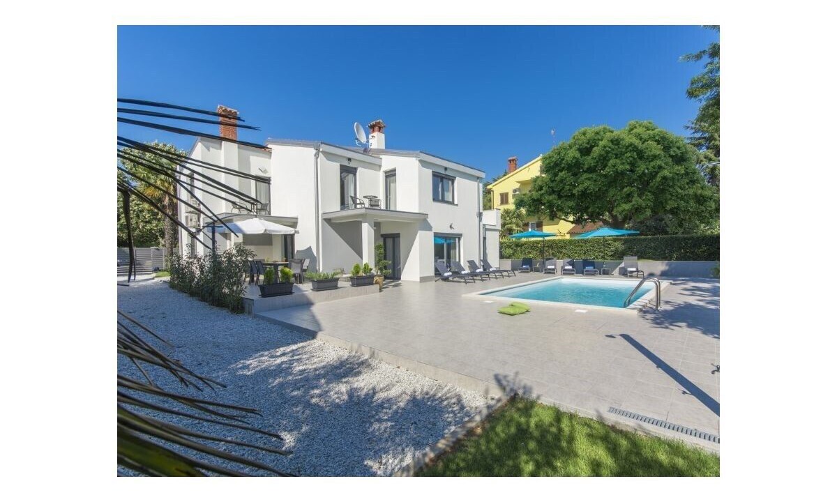 Photo of Outdoor in Spadici