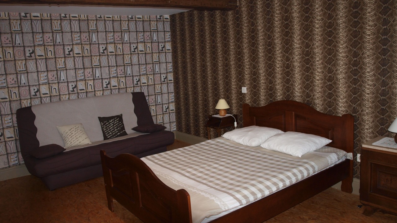 Photo of Bedroom in Le Chatelet-sur-Sormonne