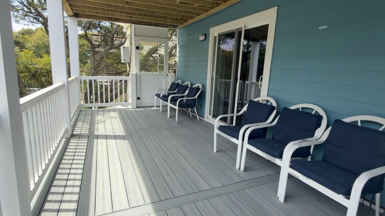 Photo of Patio Balcony in Emerald Isle
