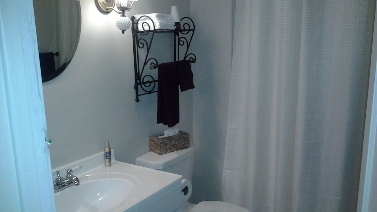 Photo of Bathroom in Niagara Falls