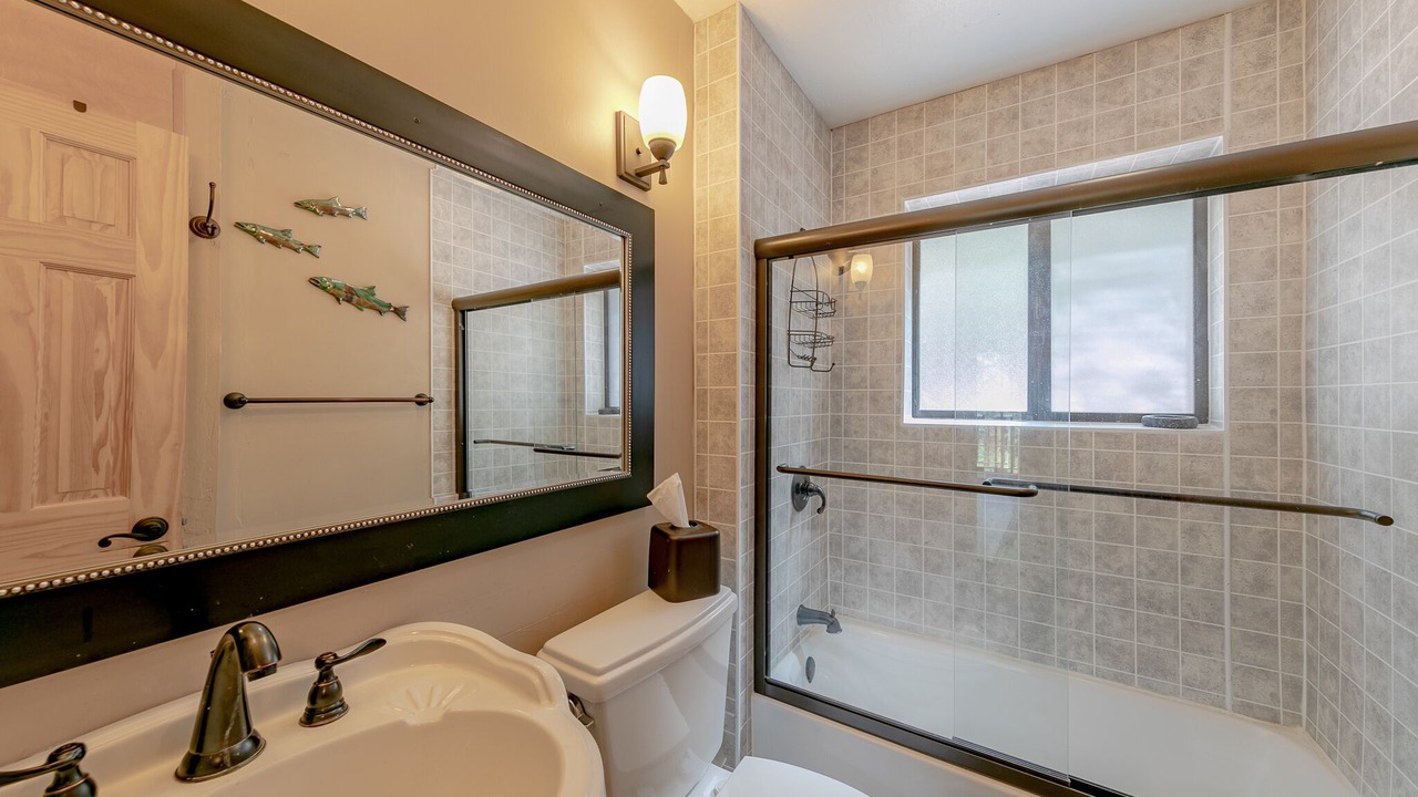 Photo of Bathroom in Strawberry