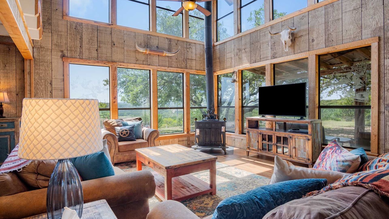 Photo of Livingroom in Pipe Creek