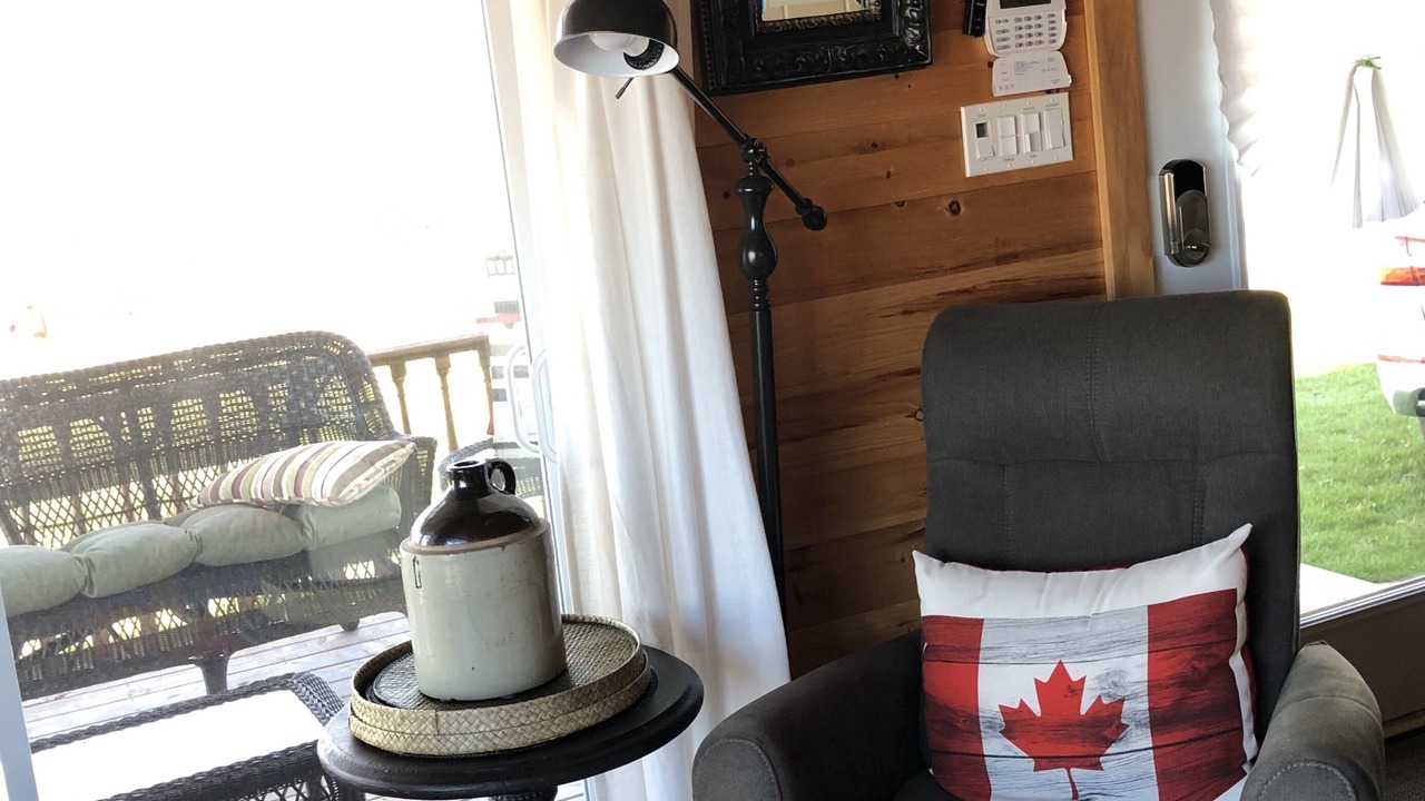 Photo of Livingroom in New Dominion