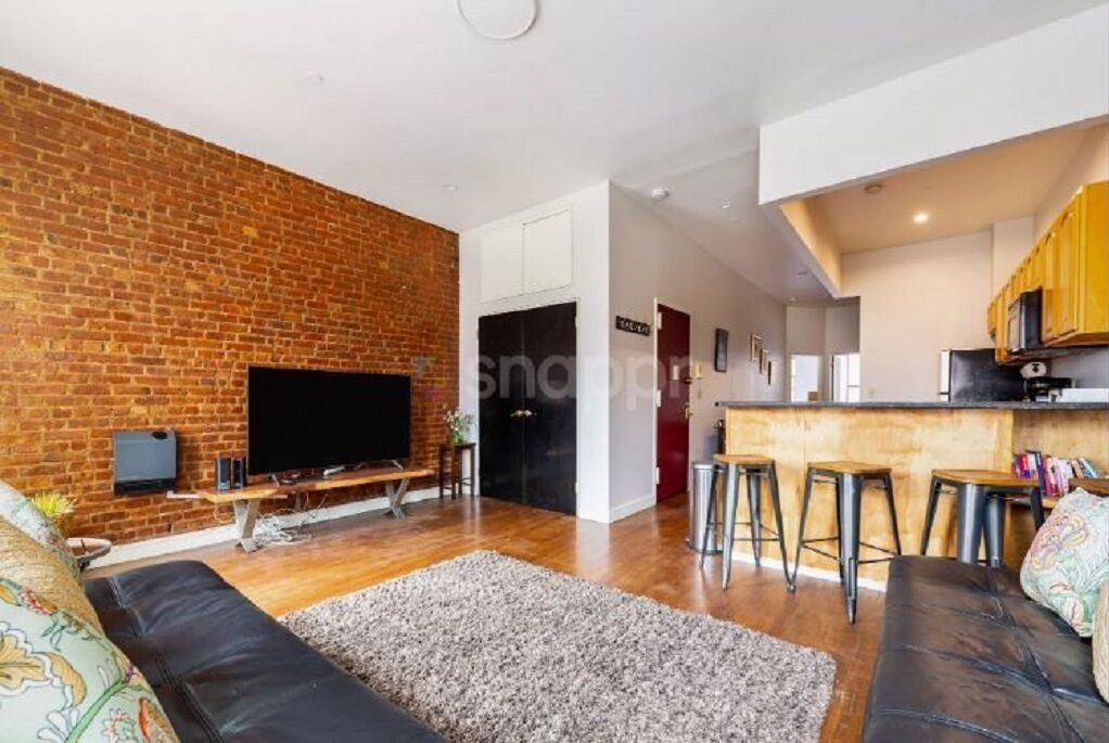 Photo of Livingroom in Central Park North