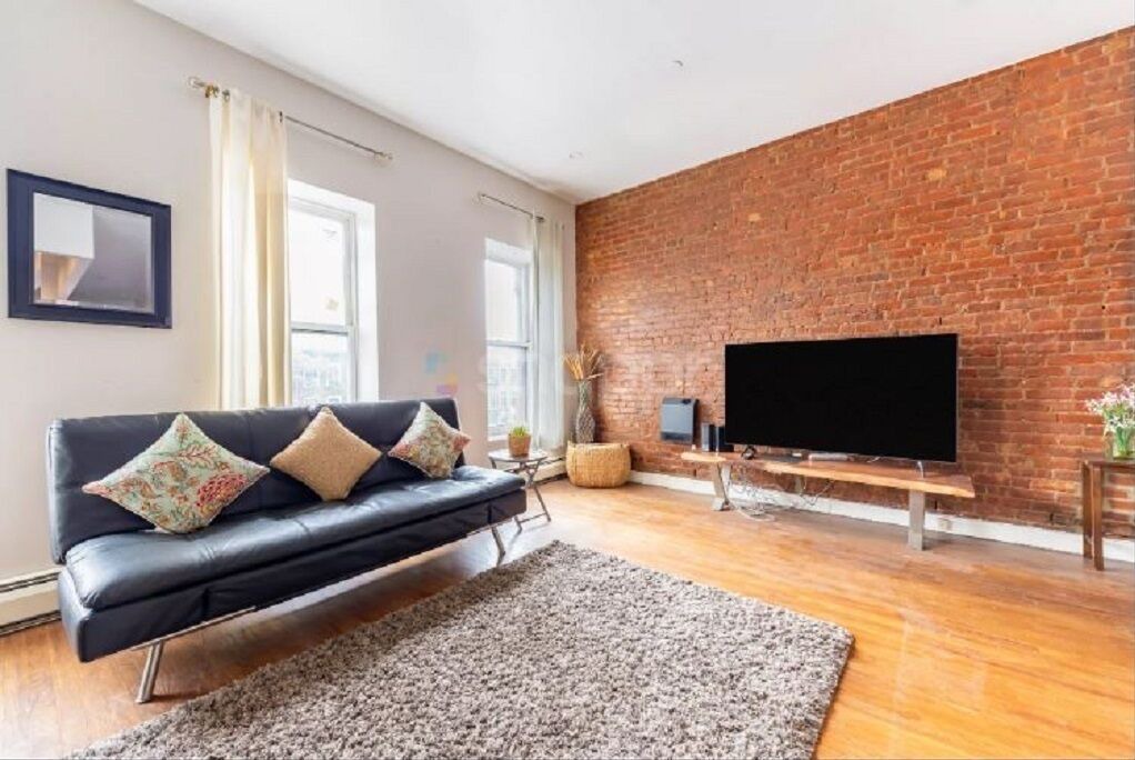 Photo of Livingroom in Central Park North