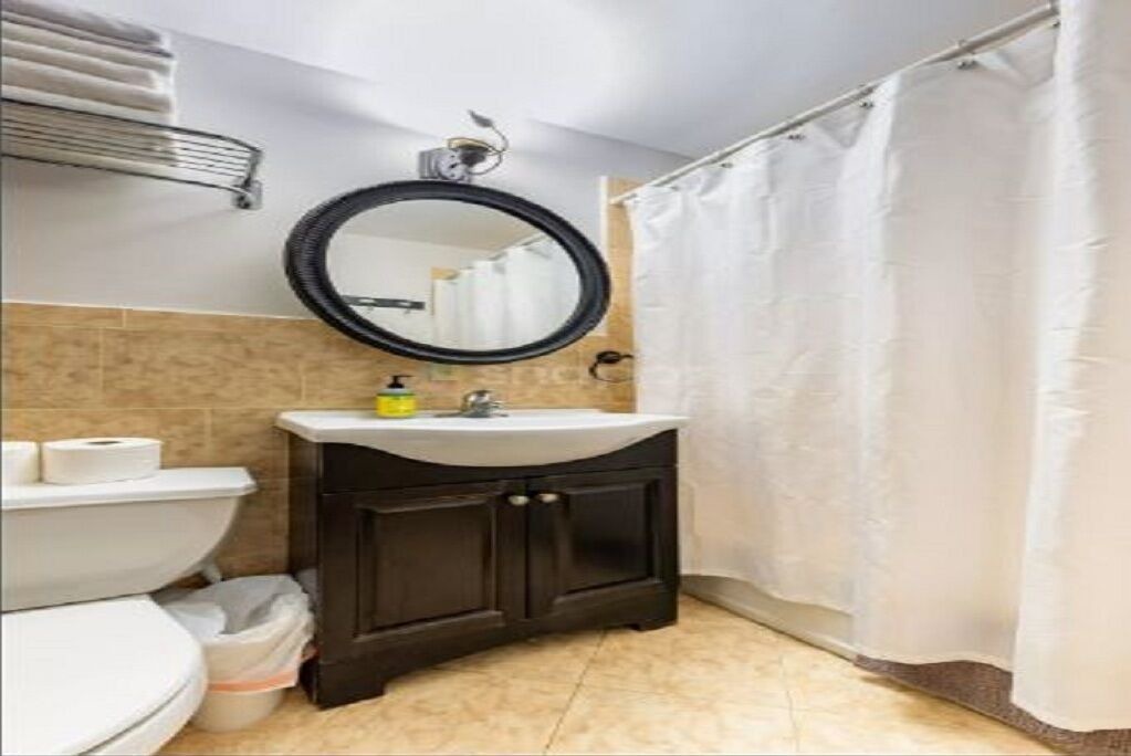 Photo of Bathroom in Central Park North