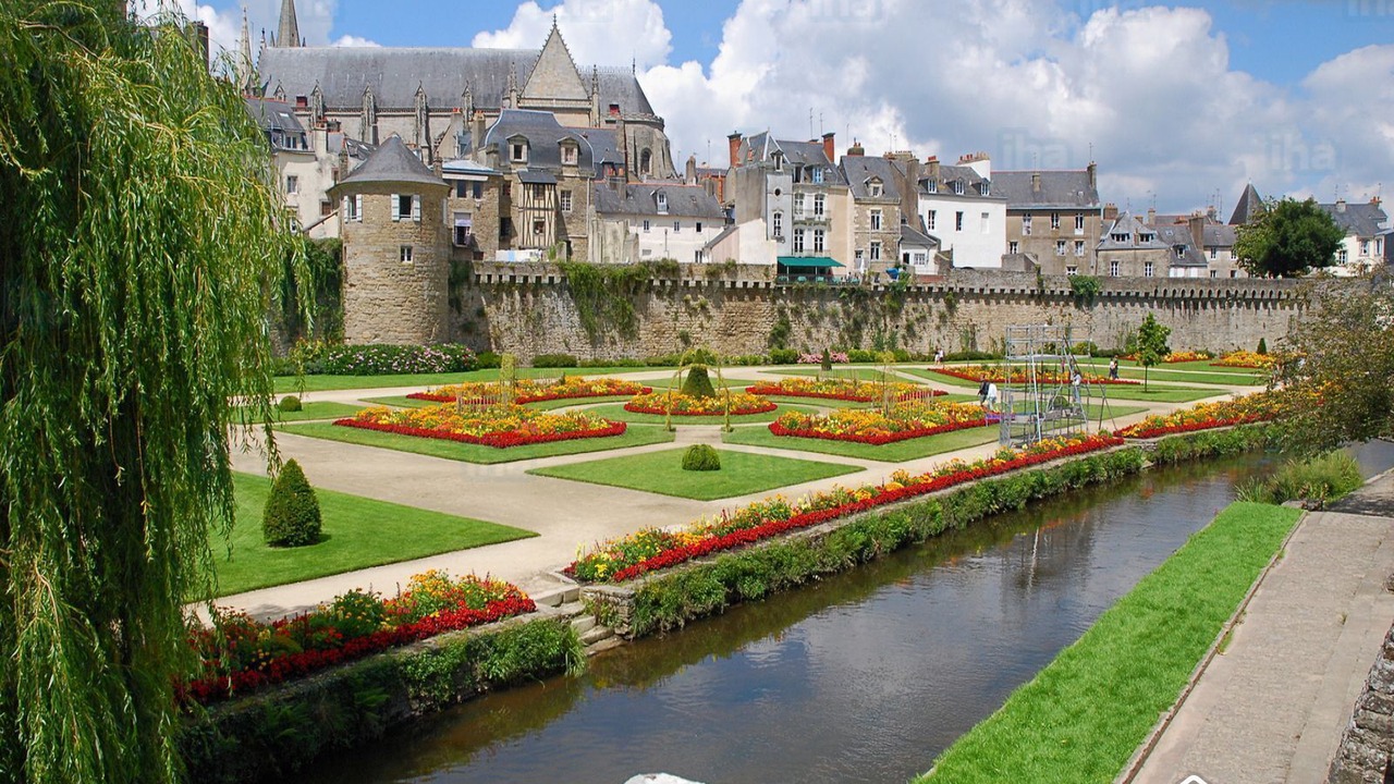 Photo of Others in Brech