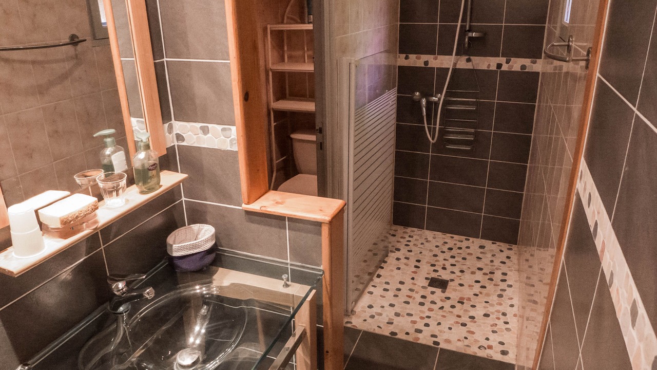 Photo of Bathroom in Felines-Minervois