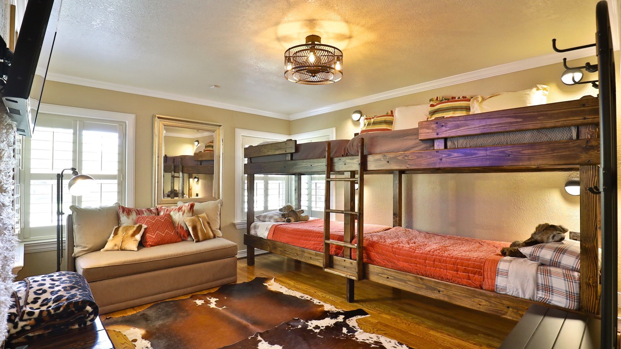 Photo of Bedroom in Elmwood Area