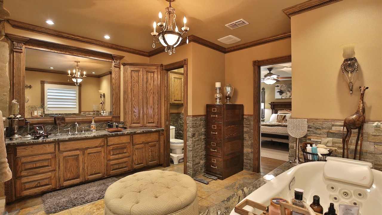 Photo of Bathroom in Elmwood Area
