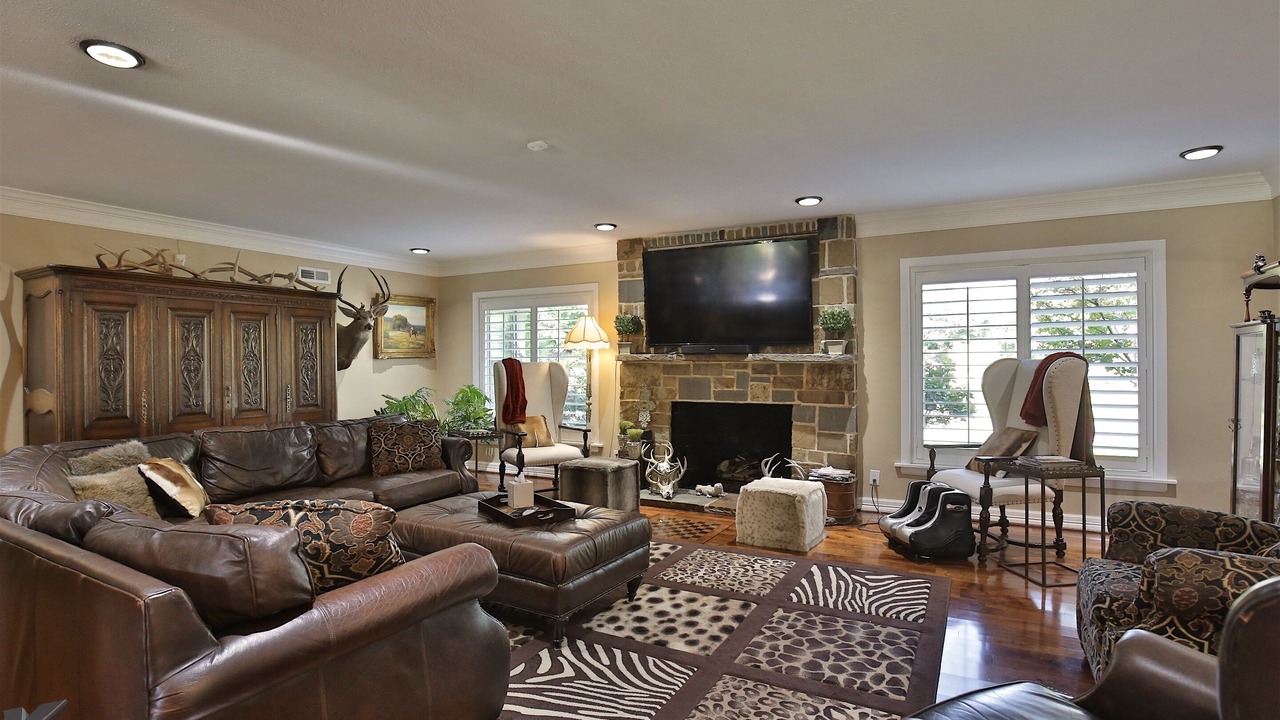Photo of Livingroom in Elmwood Area