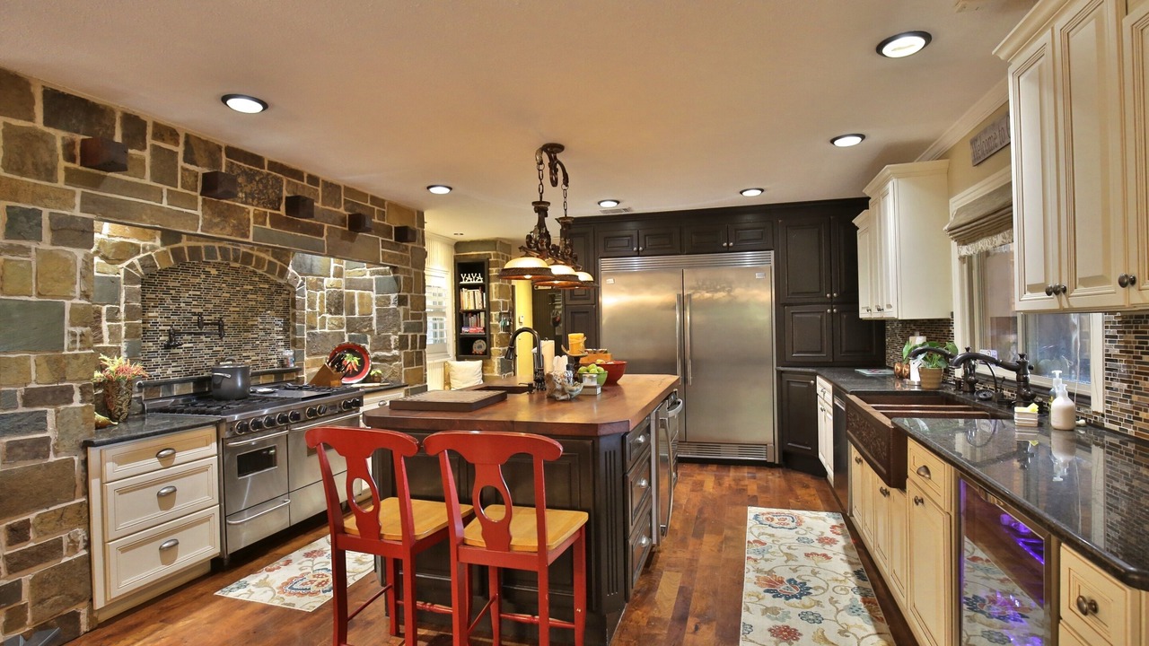 Photo of Kitchen in Elmwood Area