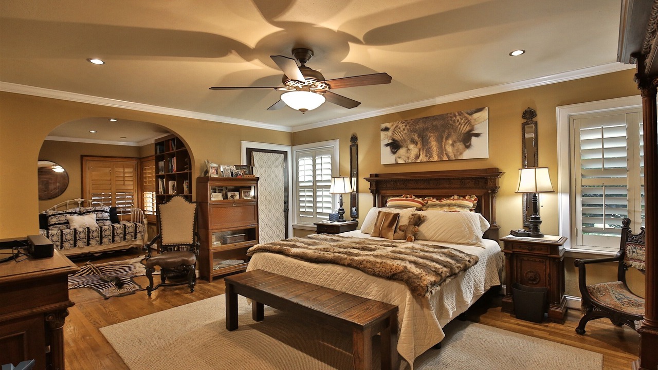 Photo of Bedroom in Elmwood Area