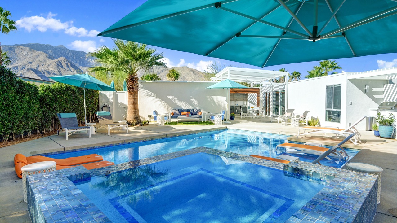 Photo of Outdoor in Racquet Club Estates
