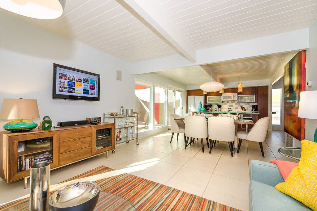 Photo of Livingroom in Racquet Club Estates