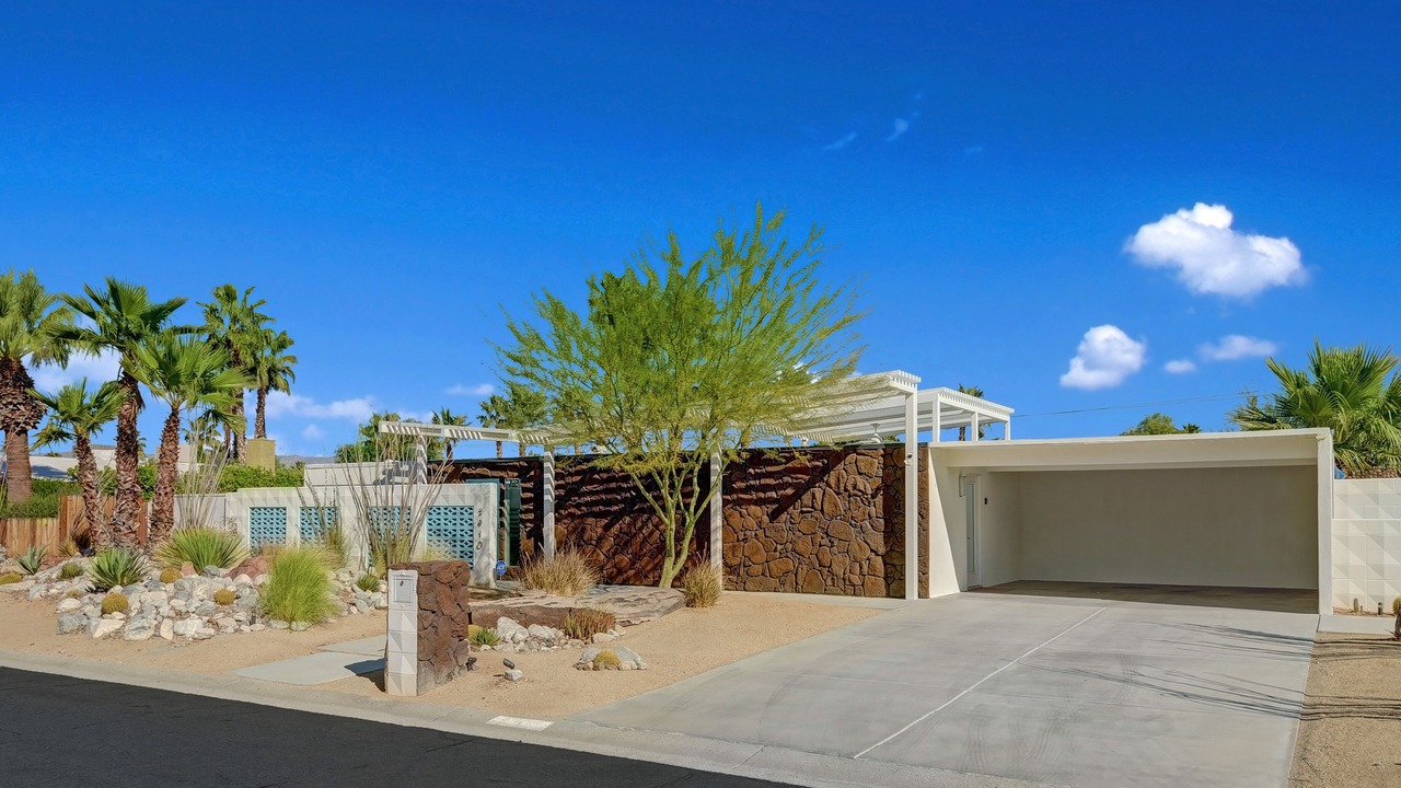 Photo of Outdoor in Racquet Club Estates