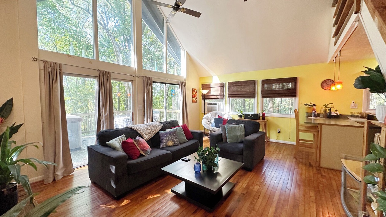 Photo of Livingroom in Front Royal