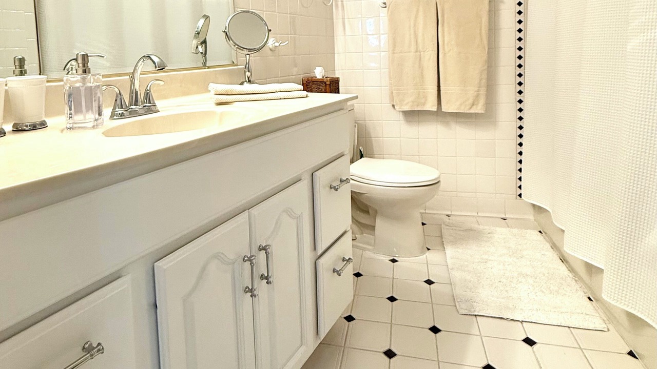 Photo of Bathroom in Sunset Beach