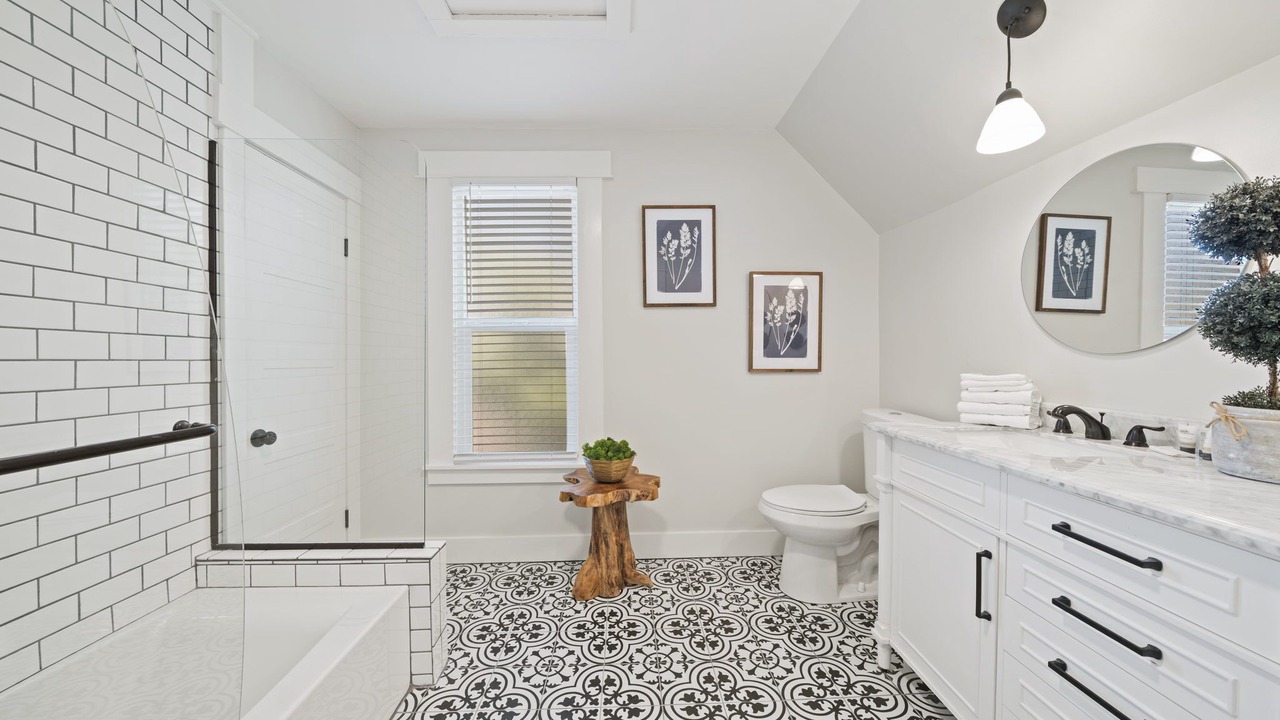 Photo of Bathroom in Central Tacoma