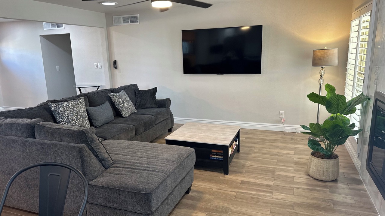 Photo of Livingroom in Pebble Hills Park