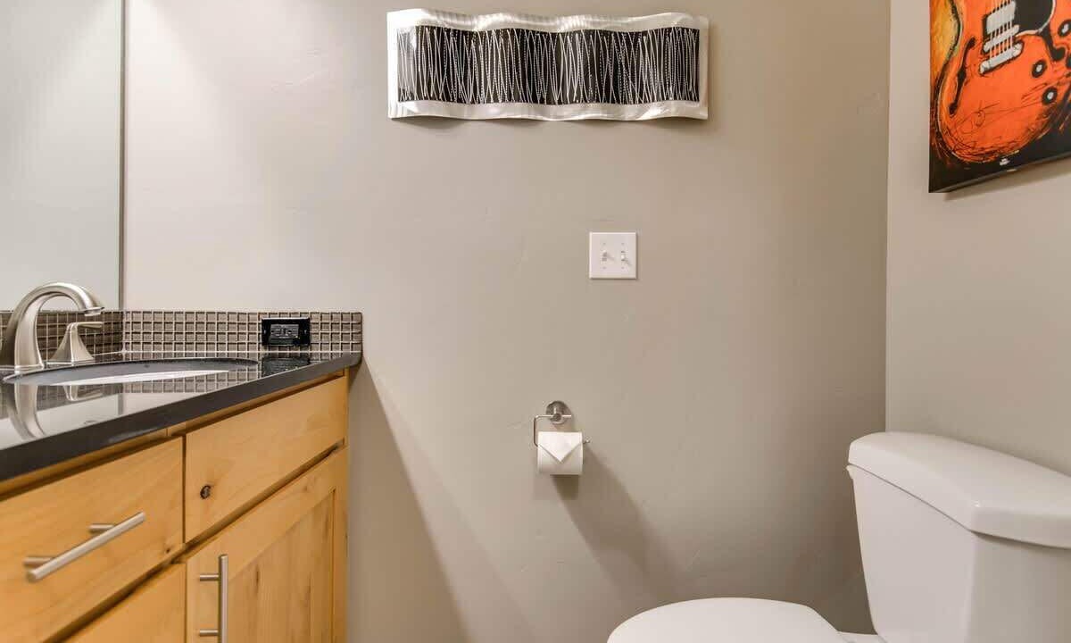 Photo of Bathroom in Cottonwood Heights