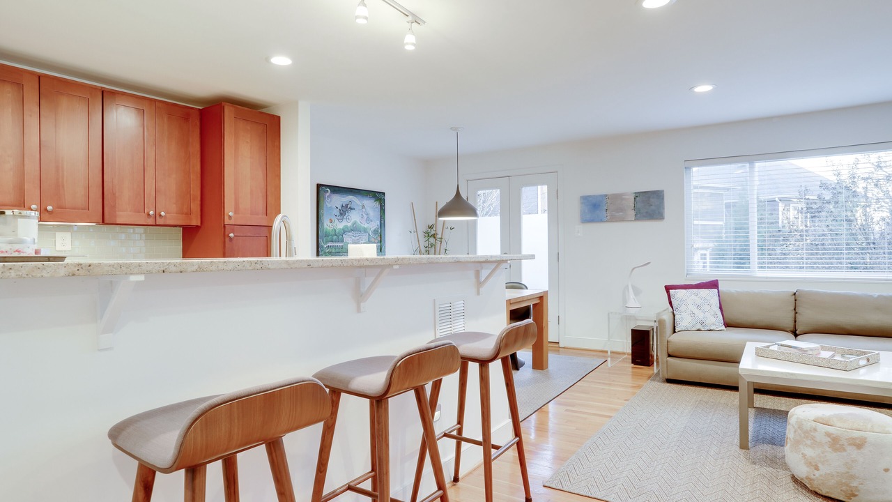 Photo of Livingroom in Cherrydale