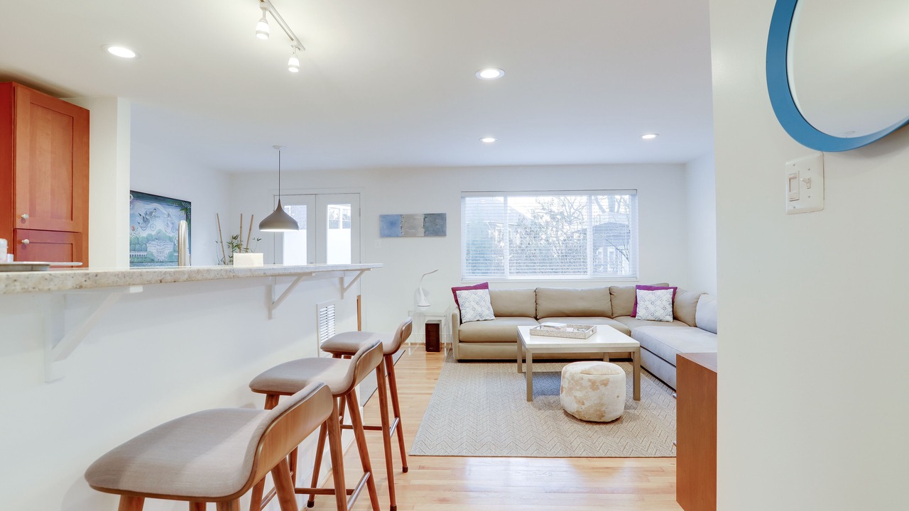 Photo of Livingroom in Cherrydale