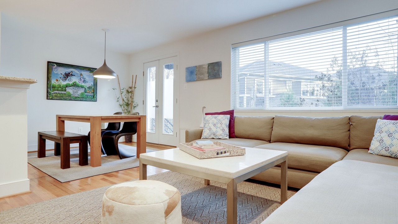 Photo of Livingroom in Cherrydale
