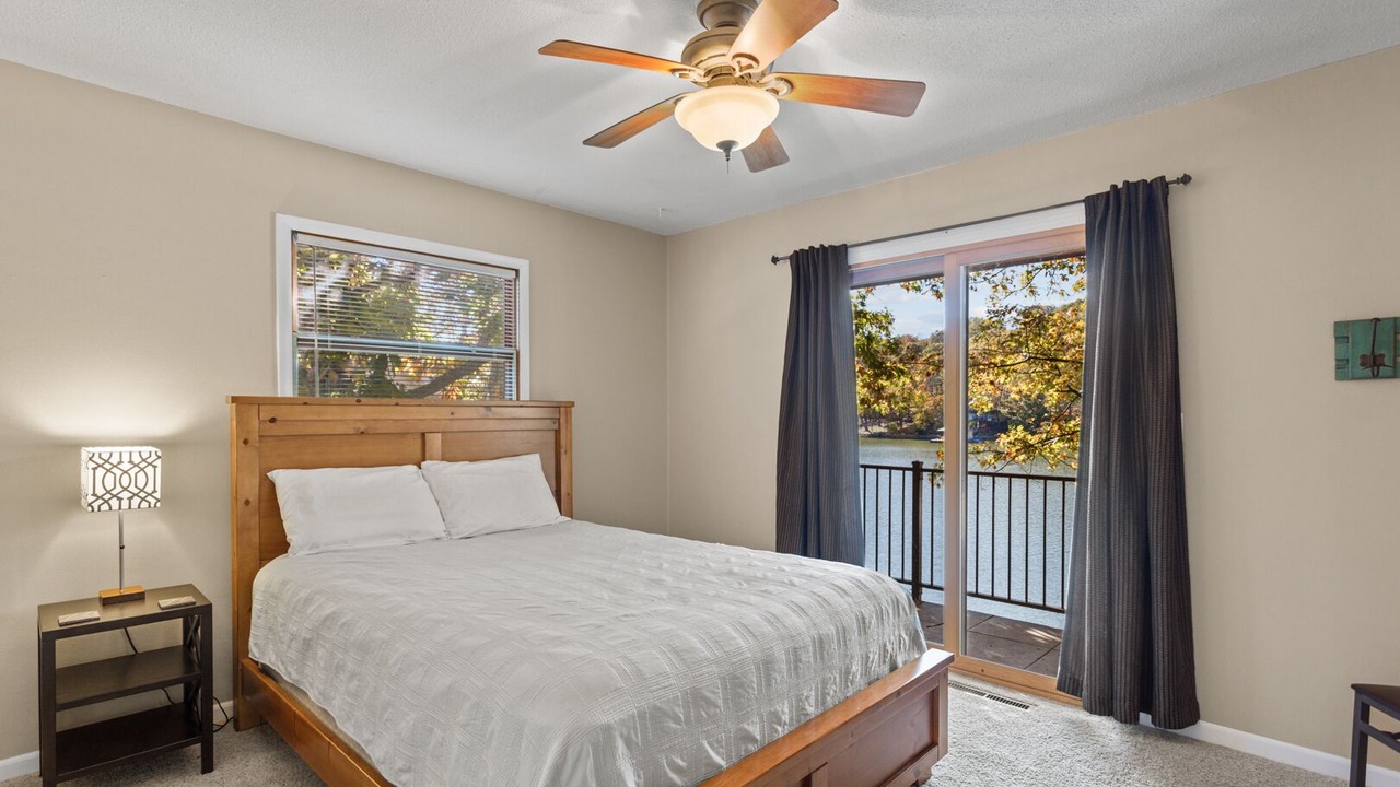 Photo of Bedroom in Camdenton