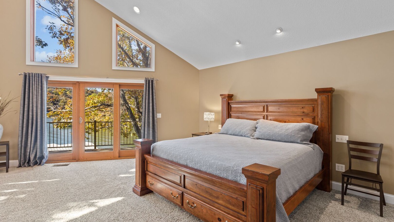 Photo of Bedroom in Camdenton