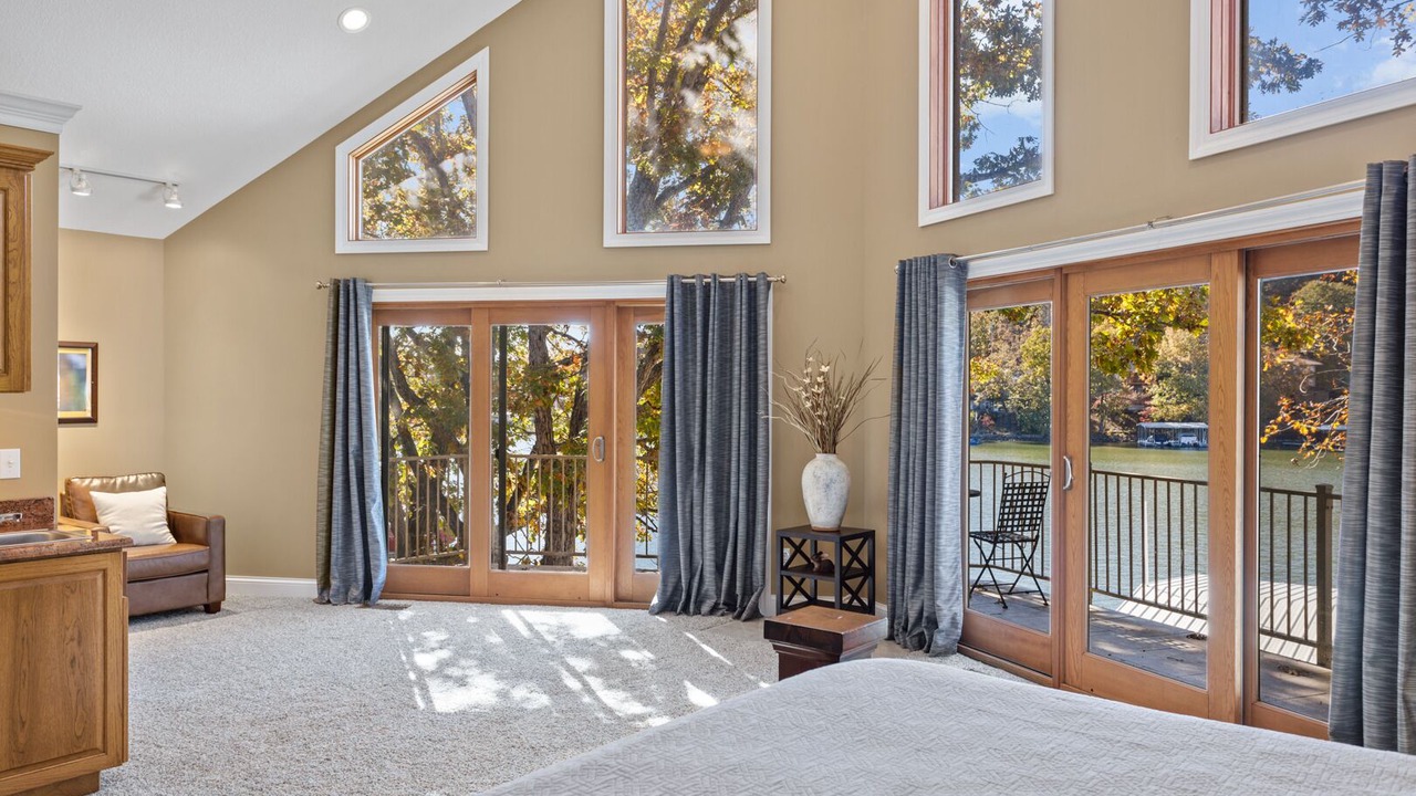 Photo of Bedroom in Camdenton